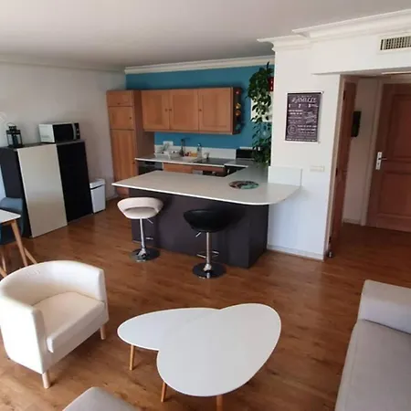 3 Pieces, Piscine, Terrasse, Calme, Plein Sud * أنتيب